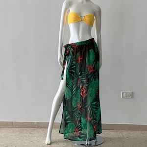 🏄🏽♀️BEACH FLORAL COVERUP